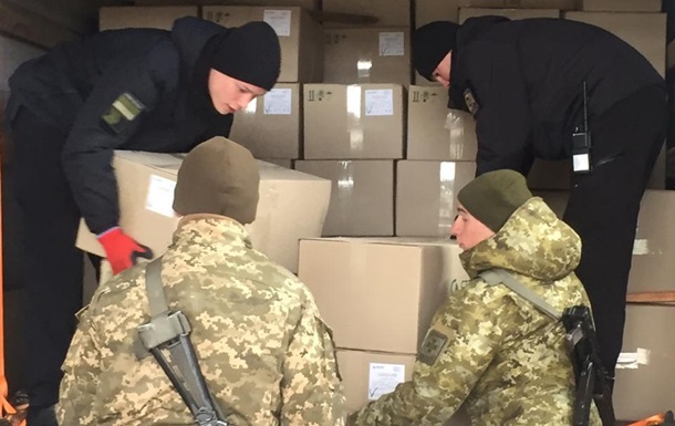 Украинец пытался вывезти 50 тысяч масок в ЕС