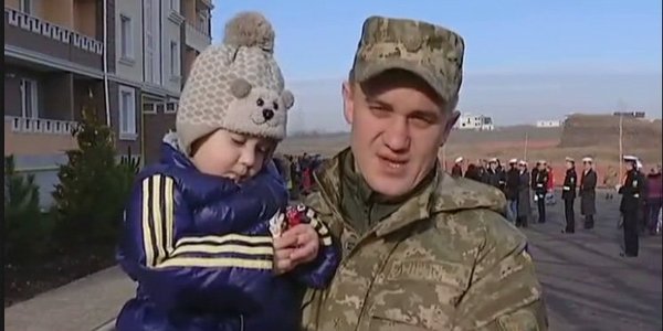 Воинские части штурмовал спецназ без знаков различия: как 5 лет назад Россия захватывала Крым (фото)