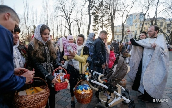 Пасхальная корзина: какие продукты нельзя освящать в храме