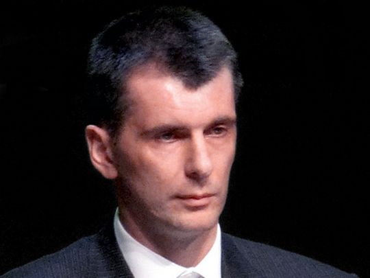 Російський мільярдер покалічив себе сокирою