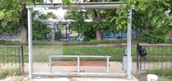 В Одессе второй раз за месяц разбили одну и ту же остановку. Фото