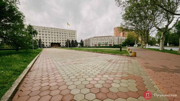 Делать полсквера у Одесской ОГА за 50 миллионов вызвались 3 компании: кто они