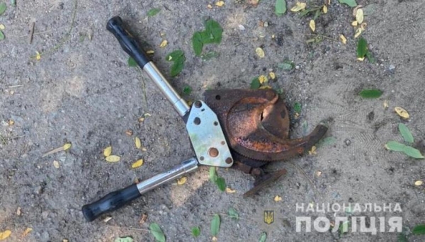 Бездействующий НПЗ постепенно растаскивают на металлолом