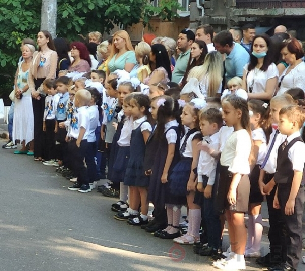 Одесские школьники вновь сели за парты