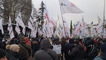
"РРО уничтожают малый бизнес": тысячи "фопов" под Радой требуют защитить "упрощенку" – видео
