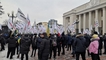 
"РРО уничтожают малый бизнес": тысячи "фопов" под Радой требуют защитить "упрощенку" – видео
