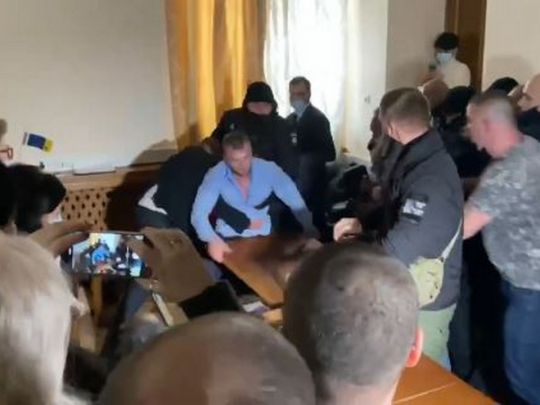 Нардеп Дмитрук «відзначився» на засіданні земельної комісії в Одесі (відео бійки)