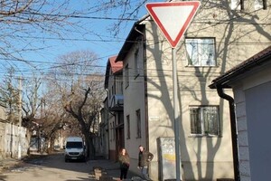 В Одессе внедряют новые схемы движения и устанавливают дорожные знаки