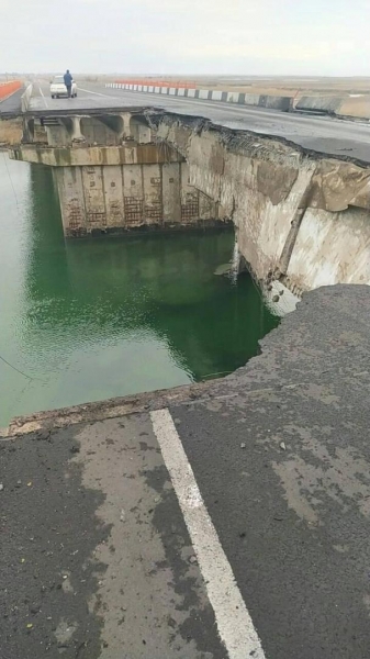 В Херсонской области взорвали мост 