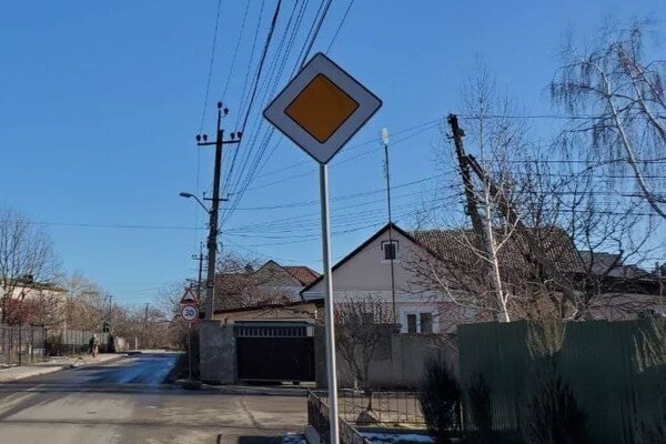 В Одессе внедряют новые схемы движения и устанавливают дорожные знаки