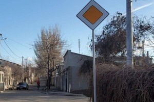 В Одессе внедряют новые схемы движения и устанавливают дорожные знаки