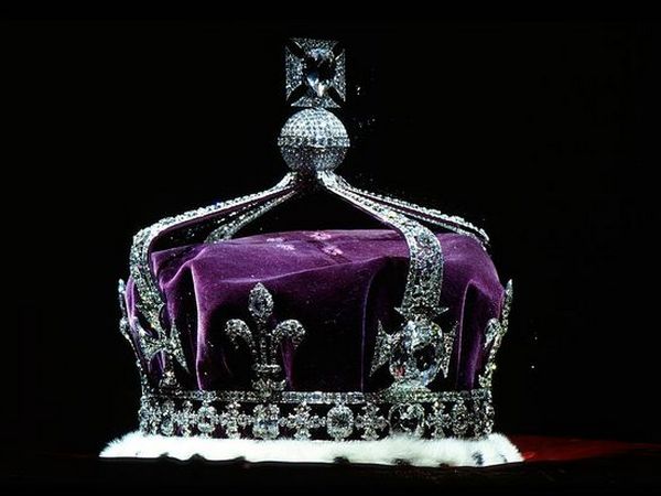 Дружина принца Чарльза Камілла отримає корону королеви-матері зі знаменитим діамантом «Кохінор»