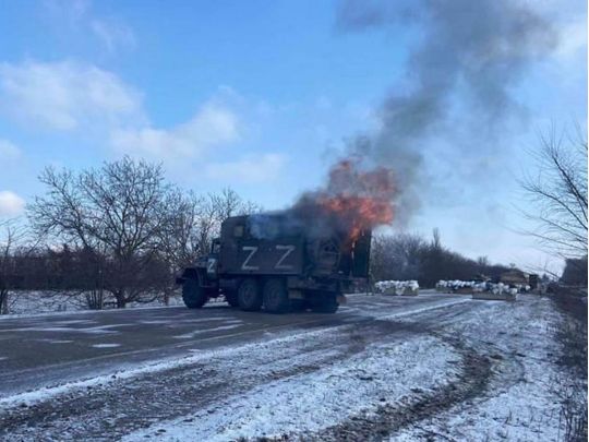 «В одній будівлі я упізнавала сина, в іншій розвантажувався КаМАЗ з тілами», — матір вбитого російського окупанта