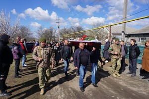Удар по Красноселке: в Одесской области попрощались еще с двумя погибшими