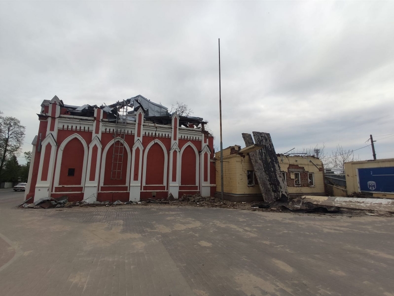 «Ми у черзі за хлібом по три години під обстрілами вистоювали, а тепер гріх жалітися!»: як живе Чернігів після осади рашистів