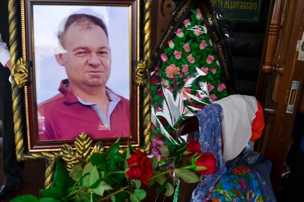 "Почему Россия хочет нас убивать?": в Одесской области простились с четырьмя погибшими в Сергеевке