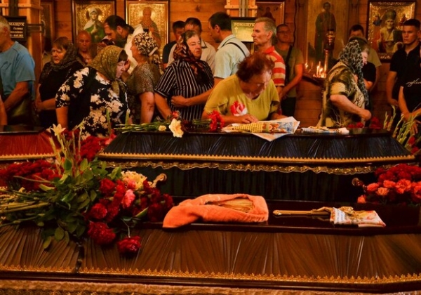 "Почему Россия хочет нас убивать?": в Одесской области простились с четырьмя погибшими в Сергеевке