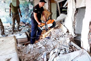 Спасатели показали последствия ночного ракетного удара по Сергеевке (фото, видео)