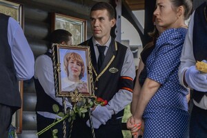 "Почему Россия хочет нас убивать?": в Одесской области простились с четырьмя погибшими в Сергеевке