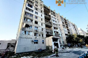 Спасатели показали последствия ночного ракетного удара по Сергеевке (фото, видео)