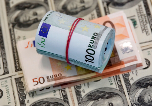 Курс валют в Украине 2 августа 2022: сколько стоит доллар и евро