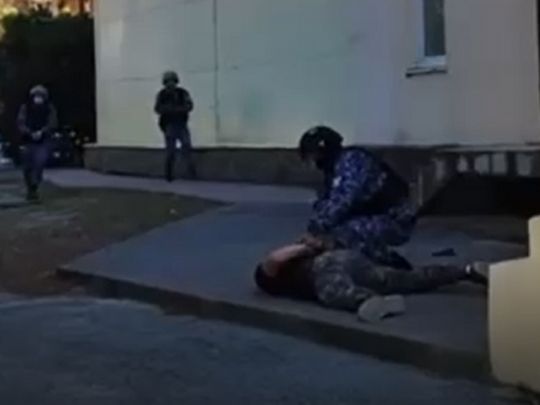 Бійці «Росгвардії» влаштували стрілянину та захват заручників у школі Геленджика на Кубані