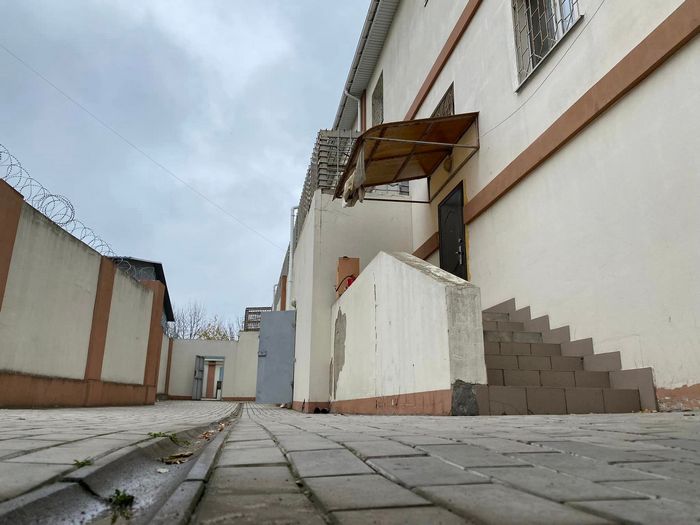 «Рашисти заставили могилу розривати, щоб довести загибель чоловіка»: страшні історії з деокупованого Херсона