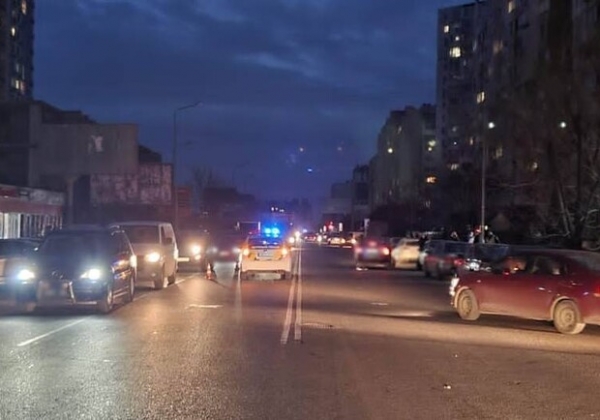 В Одессе прямо на "зебре" сбили женщину с ребенком