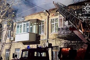 На Молдаванке загорелся двухэтажный дом: его тушили 35 спасателей