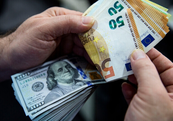 Курс валют в Украине 21 февраля 2023: сколько стоит доллар и евро