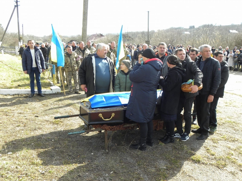 Щоб підтримати побратимів, він співав: щемлива історія про українського героя