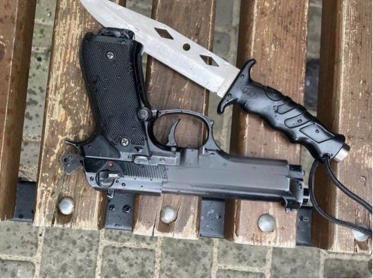 Стріляв з балкона на 8 поверсі: під Києвом чоловік відкрив вогонь у дворі багатоквартирного будинку