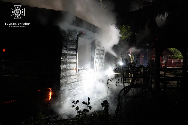 На Львівщині горів пансіонат для людей похилого віку: одна людина загинула, близько 30 врятовано