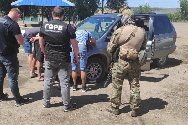 В Одесской области иностранцы вывозили украинцев за границу в багажнике автомобиля