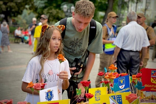 Борщ с бычками у библиотеки и концерт в Горсаду: как одесситы отмечали День независимости