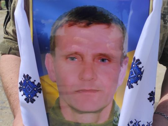«Окупанти забрали його життя, осиротили його донечок»: на війні загинув боєць артилерійського дивізіону