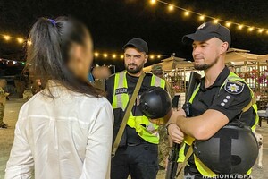 Полиция продолжает устроивать ночные рейды по Одессе: что нашли