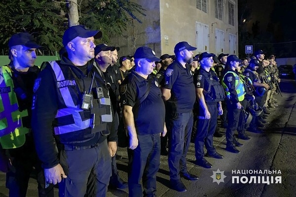 Полиция продолжает устроивать ночные рейды по Одессе: что нашли