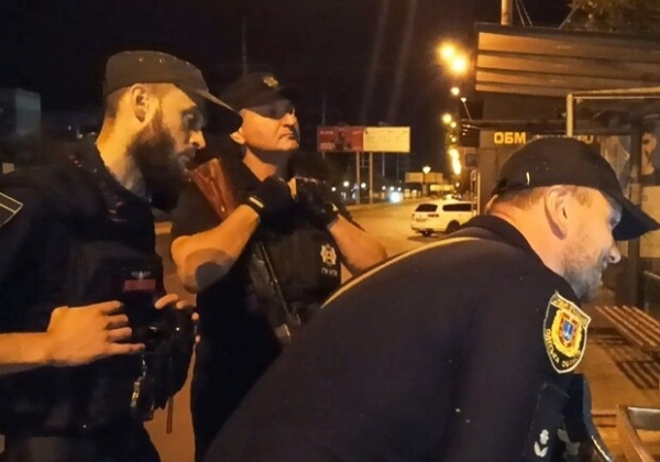 Полиция продолжает устроивать ночные рейды по Одессе: что нашли
