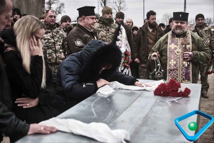 «За що загинув твій чоловік?»: відома блогерка з Бахмуту цинічно образила дружину Героя України Олега Адамовського