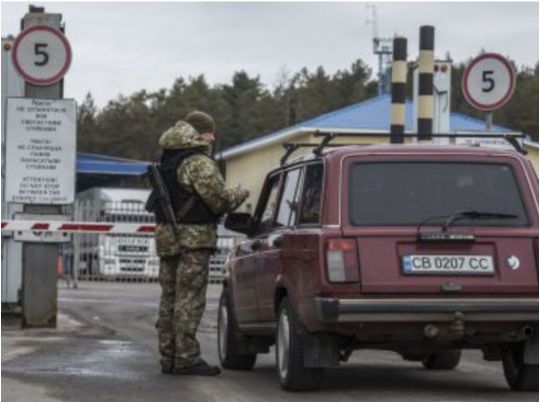 Намагаються спекулювати: прикордонники відповіли на звинувачення у перешкоджанні виїзду чоловіків за кордон