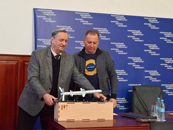 NAUDI виділила 10 стипендій для здобувачів вищої освіти НАУ: гендиректор КБ «Луч» Коростельов згоден очолити Наглядову раду НАУ (фото)