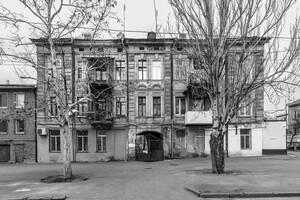 В доме на Картамышевской, в который попала российская ракета, жила известная пианистка 