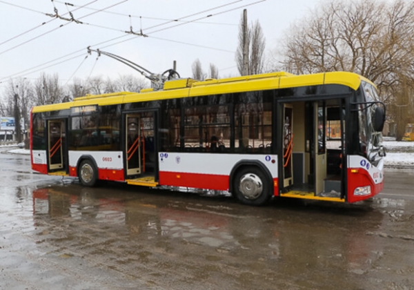 В Одессе временно изменили маршрут некоторые автобусы и троллейбусы: как курсируют В Одессе временно изменили маршрут некоторые автобусы и троллейбусы: как курсируют