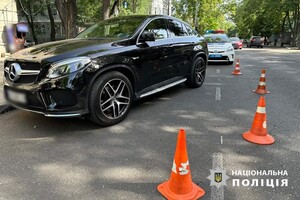 В центре Одессы легковушка на пешеходном переходе сбила женщину: что с пострадавшей