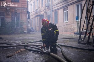 На Софиевской горит дом: спасают людей (обновляется)