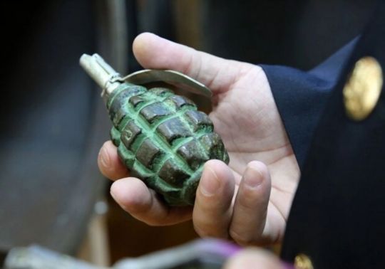 Кинув гранату у натовп і підірвався сам: на Полтавщині чоловік зчинив злочин біля супермаркету, є жертви