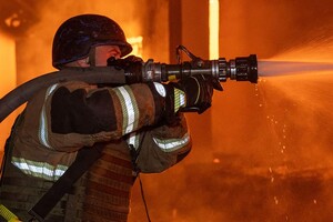 В Одессе произошел мощный пожар: горело складское здание