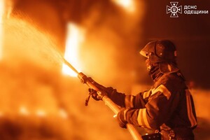 В Одессе произошел мощный пожар: горело складское здание