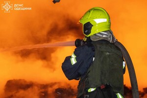 В Одессе произошел мощный пожар: горело складское здание